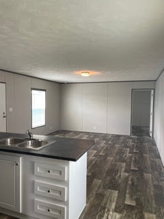 Manufactured Home Kitchen & Dining Area