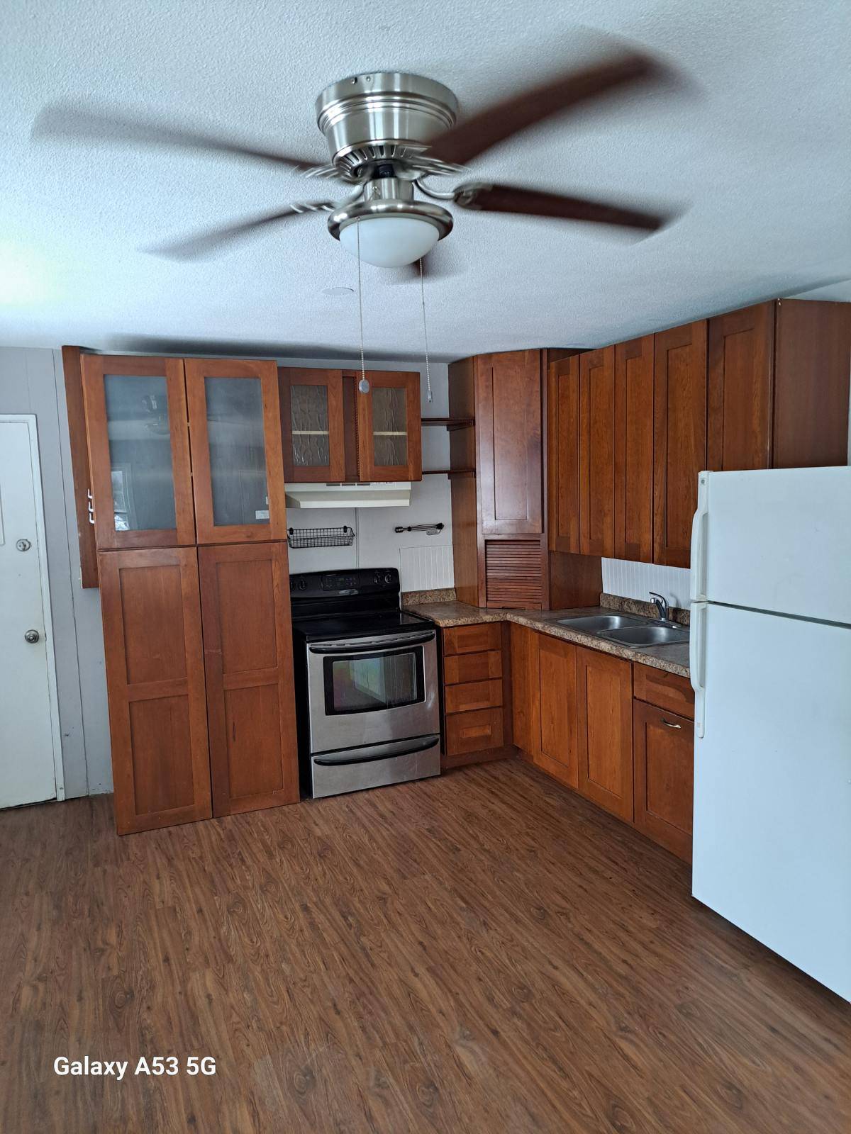 11559130-sr1BTTZymD3vH9pX.jpg Apartment for Rent!