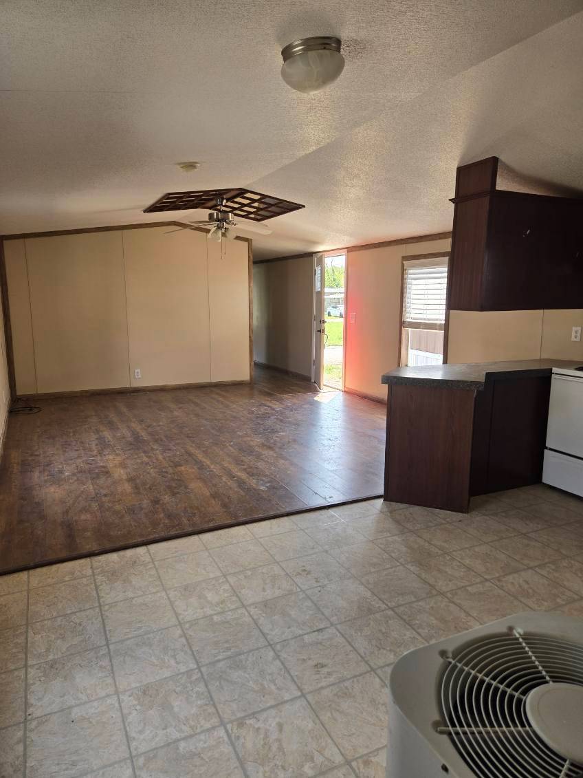 11573744-DbbJ4BZlvfRsSxn1.jpg ALL You Need in One BEAUTIFUL space!!