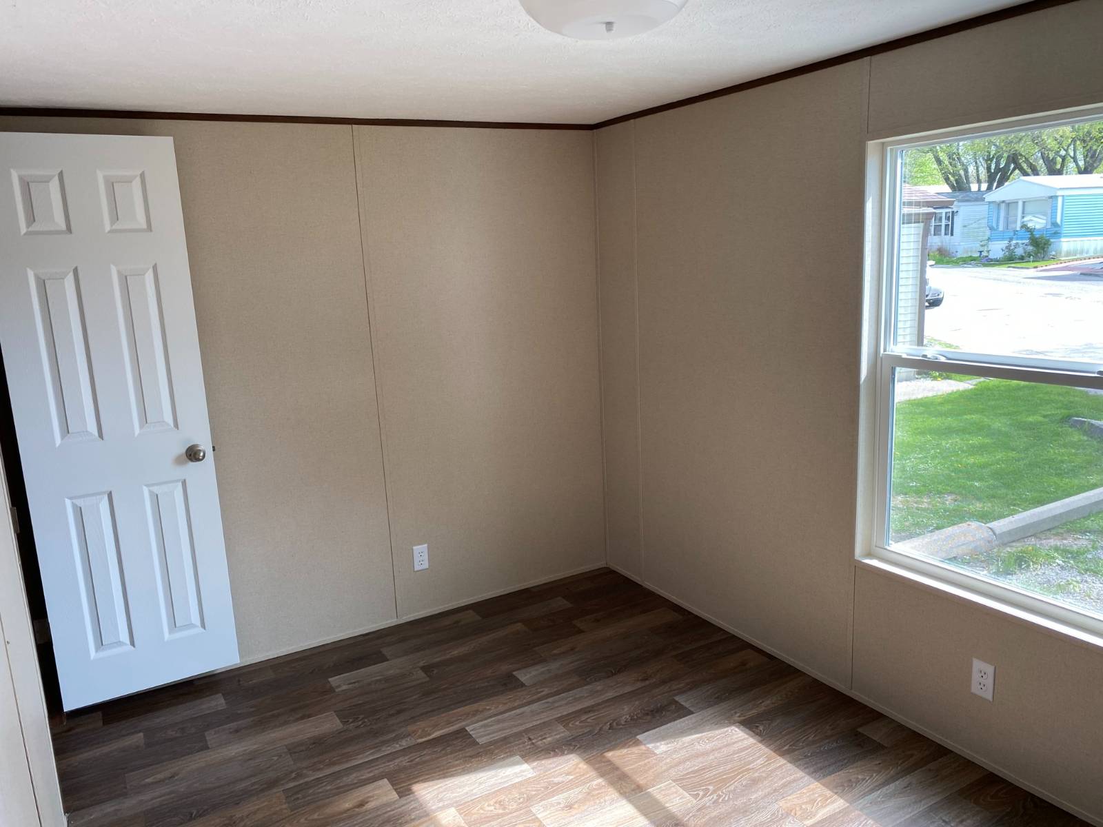 11594549-S2Hq1cMKrmfgXwHF.jpg All you need in one BEAUTIFUL space!