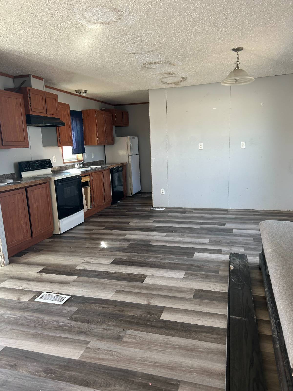 11599385-MpBL42ScnlKd3xym.jpg Beautiful Mobile Home for Sale
